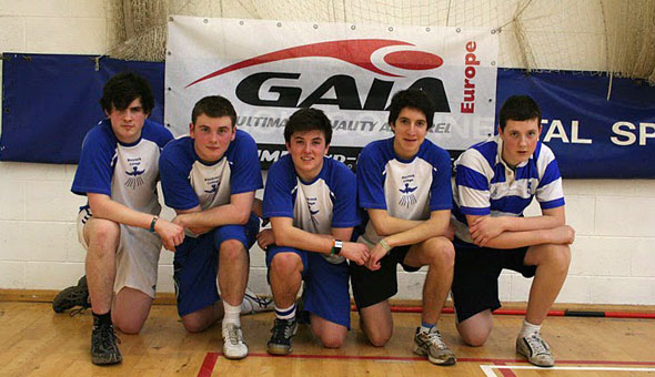 Tournament: Irische Schul-Hallen-Meisterschaften 2011<br />Team: Blackrock College Dublin Philip Doyle<br/>Matty Healy<br/>Jack Cullen</br>Rob Kearney<br/>Fillipe Gavaria<br />Adam Cullen<br /><br />Fotograf: Mark Earley